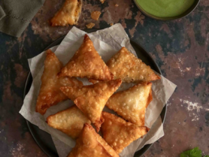 cocktail samoosas (12s)